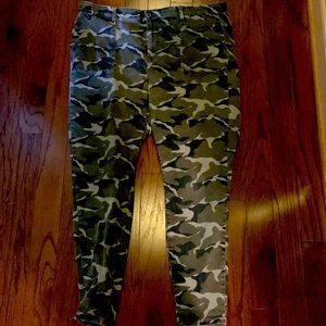 Camo Torrid jeans (size 20)